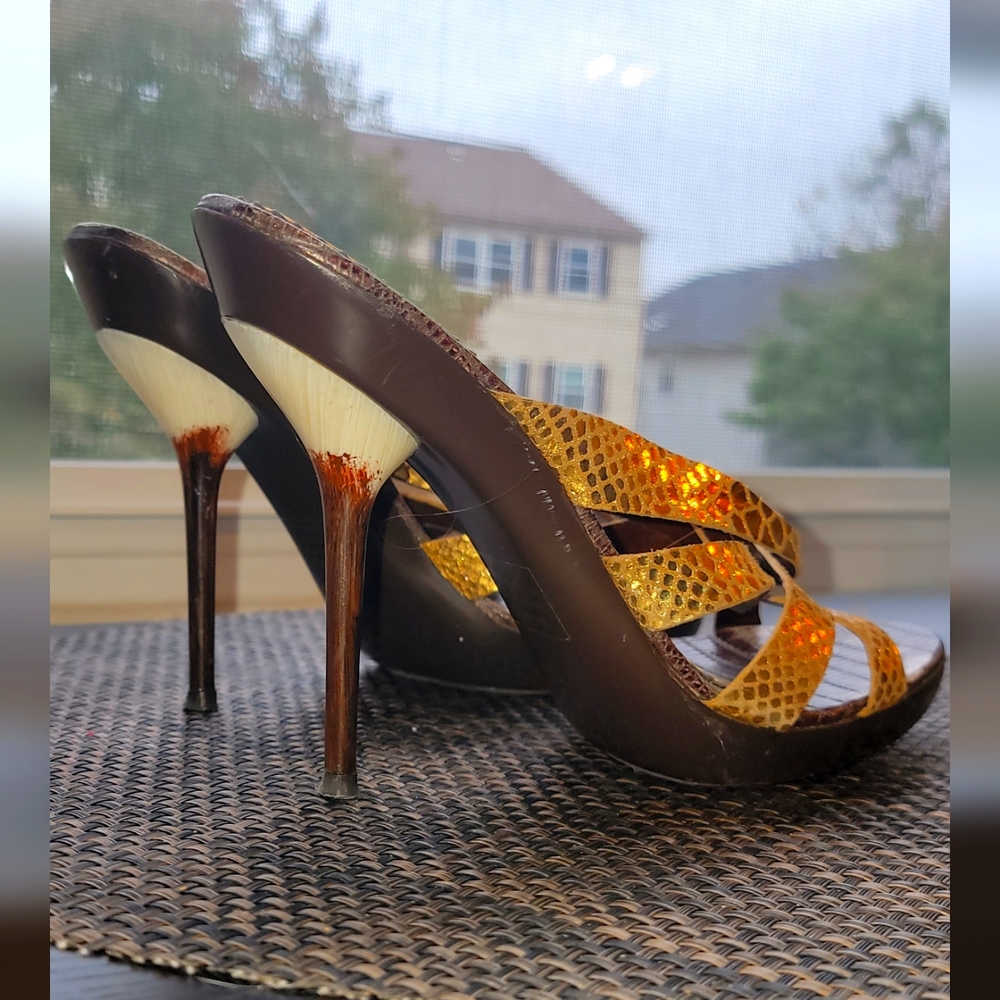 REPORT SIGNATURE GOLD STRAPPY OPEN BACK PLATFORM STILETTOS SIZE 8M PRE-OWNED - Picture 3 of 6